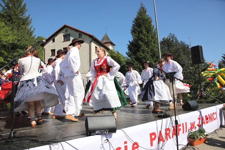 Festyn na 100-lecie parafii w Żabnicy