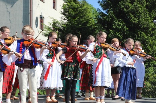 Festyn na 100-lecie parafii w Żabnicy