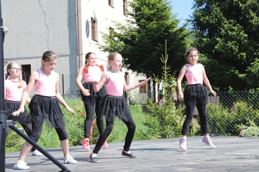 Festyn na 100-lecie parafii w Żabnicy