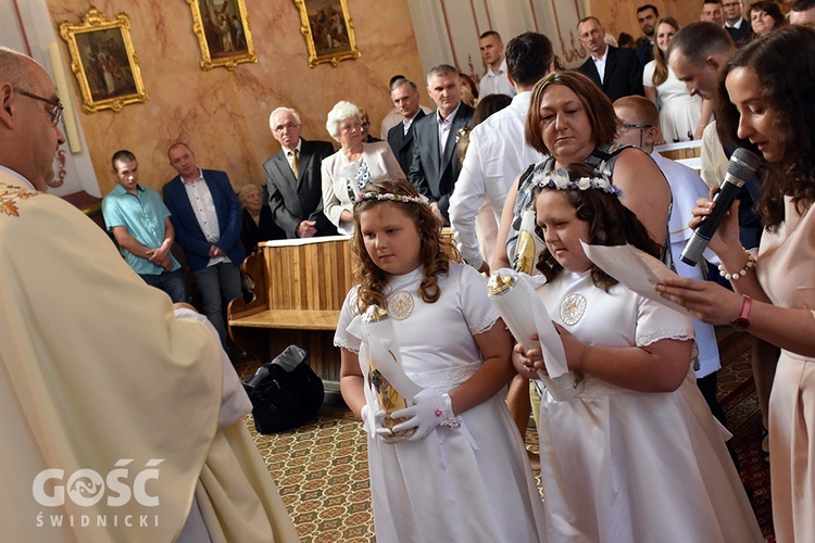 Pierwsza Komunia św. dzieci z Zespołu Szkół Specjalnych w Świdnicy.