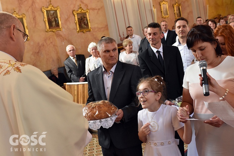 Pierwsza Komunia św. dzieci z Zespołu Szkół Specjalnych w Świdnicy.