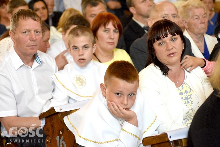 Pierwsza Komunia św. dzieci z Zespołu Szkół Specjalnych w Świdnicy.