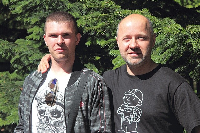 Pan Marcin (po lewej) i Krzysztof Skrzypski zapraszają do odwiedzenia nowej CieKawej kawiarni w Gdańsku. 