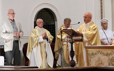 ▲	W Eucharystii wzięli udział pracownicy stołecznej służby zdrowia.