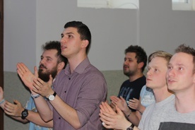 Seminarium Wiary poprowadzili Marcin Zieliński, wspomagany przez wspólnotę Głos Pana