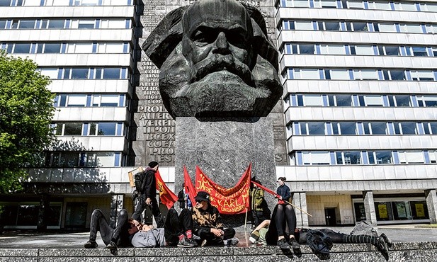 Pomnik Karola Marksa w niemieckim Chemnitz (w latach 1953–1990 miasto nosiło nazwę Karl--Marx-Stadt).