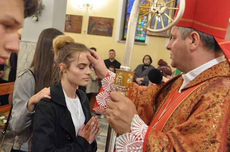 Bierzmowanie w Dębicy-Latoszynie
