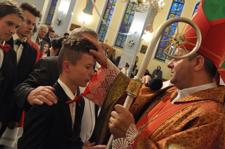 Bierzmowanie w Dębicy-Latoszynie