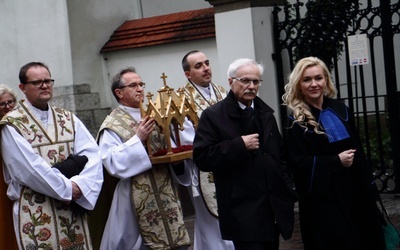 Uczestniczycie w obrończej działalności Boga