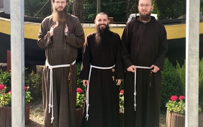 Od lewej: br. Borys, br. Dawid i br. Sebastian