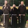 Od lewej: br. Borys, br. Dawid i br. Sebastian