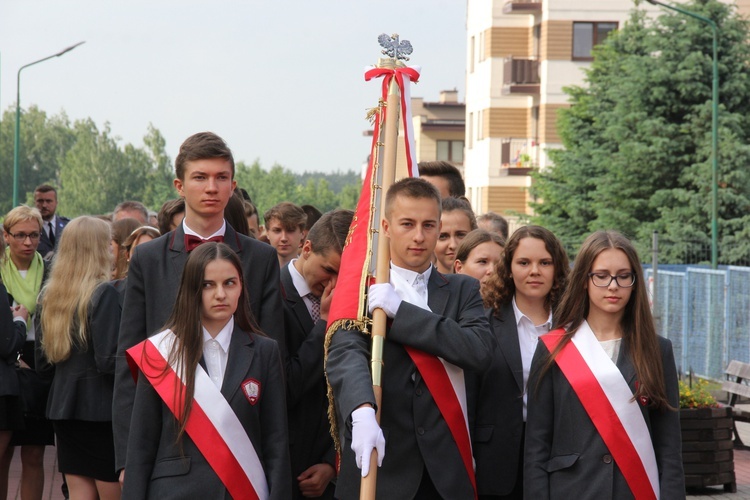 Nadanie sztandaru rawskiemu"Katolikowi"