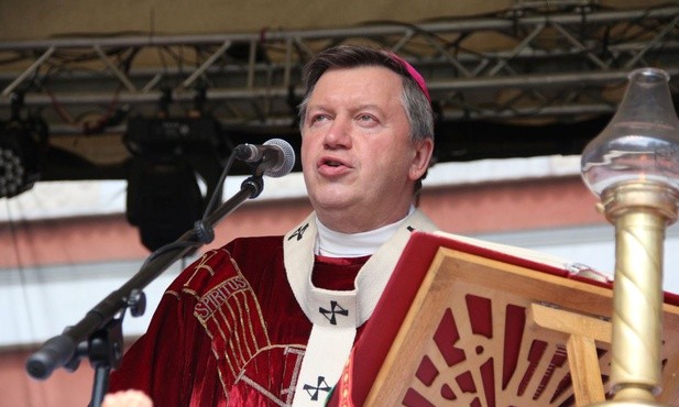 Przez pracę włączamy się w dzieło stworzenia