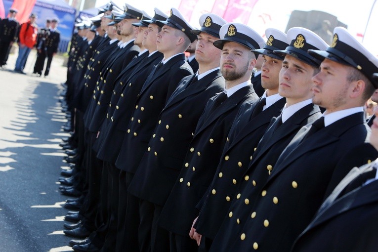 Dar Młodzieży wypłynął w Rejs Niepodległości