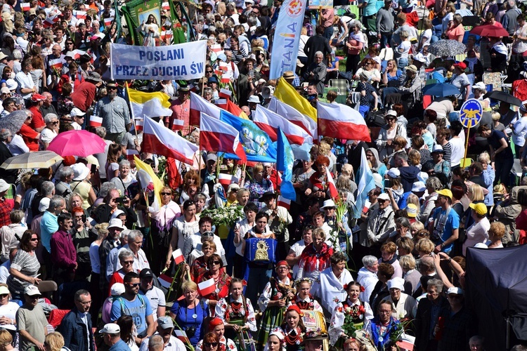 Wejście pielgrzymki z Łowicza na Jasną Górę - cz. 1