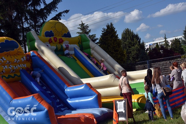 Festyn Rodzinny w parafii pw. Chrystusa Króla w Dzierżoniowie