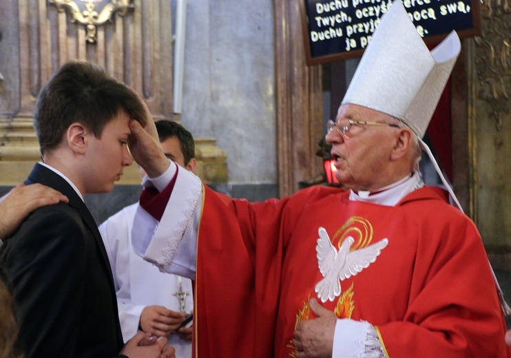 Bierzmowanie w Zesłanie Ducha Świętego