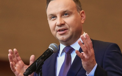 Prezydent Duda odsłonił w Chicago tablicę poświęconą prezydentom Kaczyńskiemu i Kaczorowskiemu