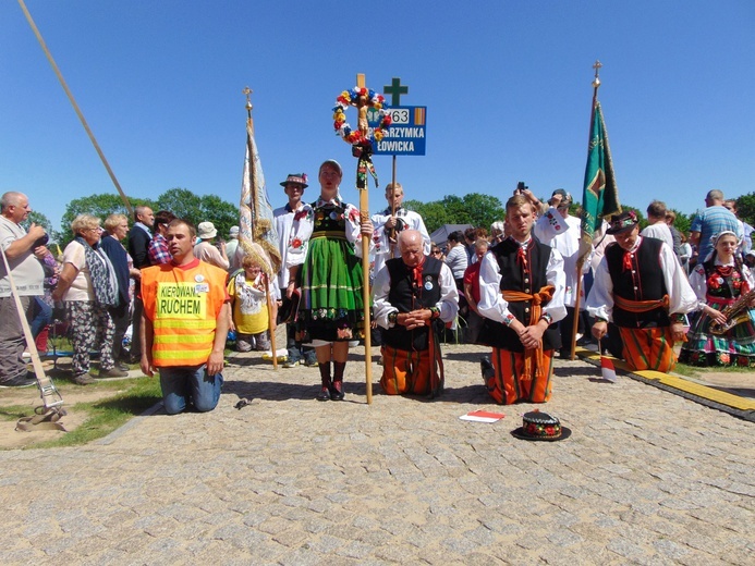 Wejście pielgrzymki z Łowicza na Jasną Górę - cz. 2