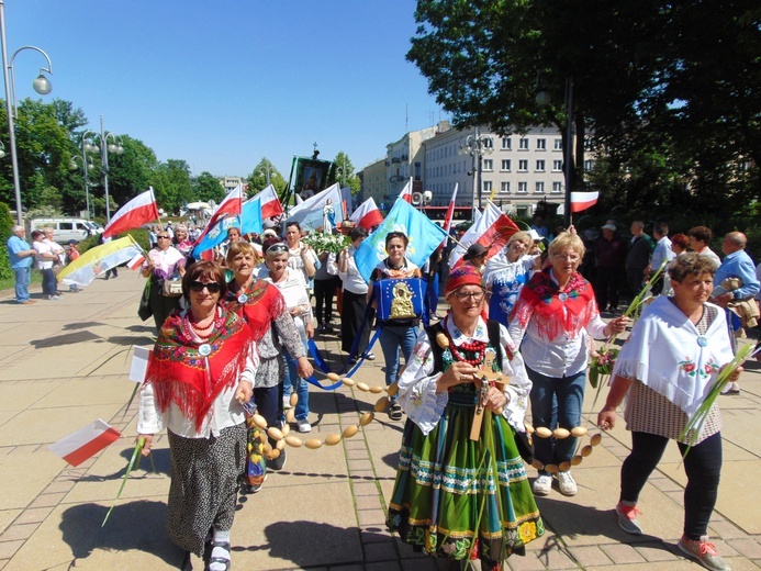 Wejście pielgrzymki z Łowicza na Jasną Górę - cz. 2