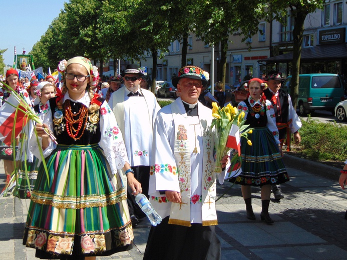 Wejście pielgrzymki z Łowicza na Jasną Górę - cz. 2