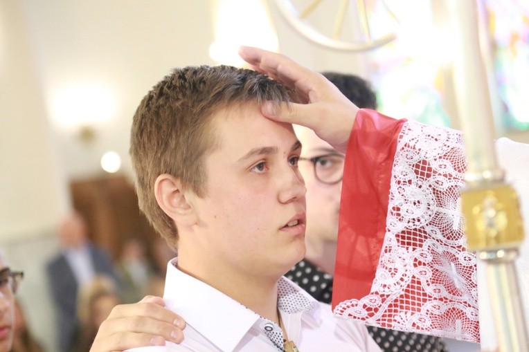 Bierzmowanie u MB Anielskiej w Dębicy