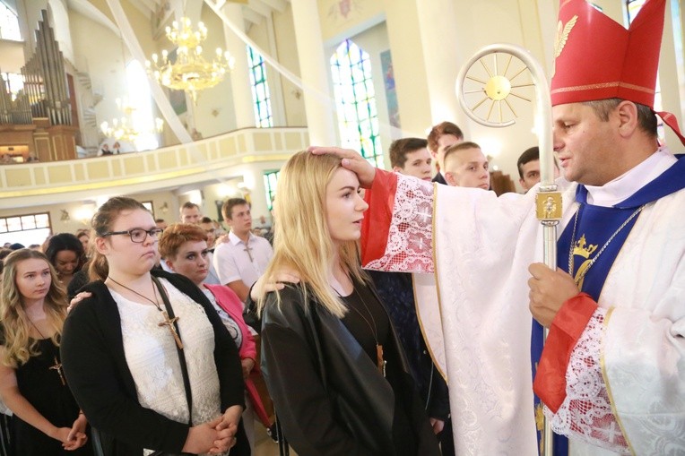 Bierzmowanie u MB Anielskiej w Dębicy