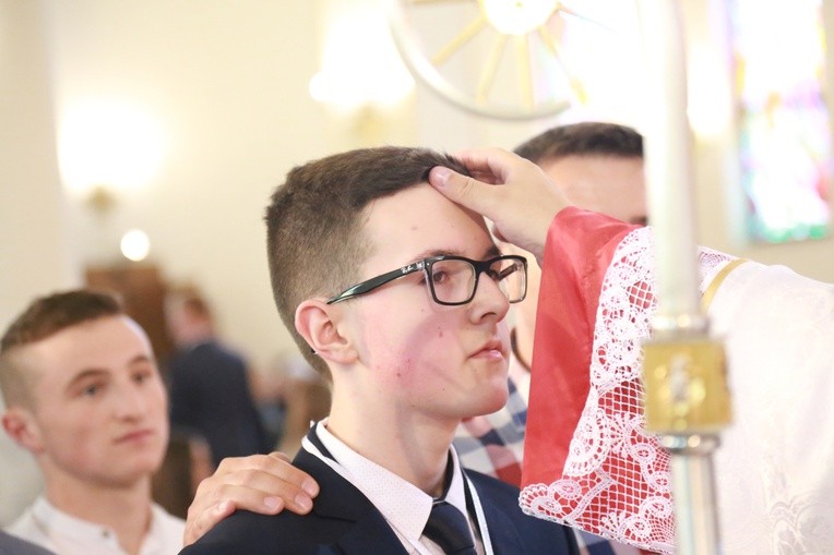 Bierzmowanie u MB Anielskiej w Dębicy