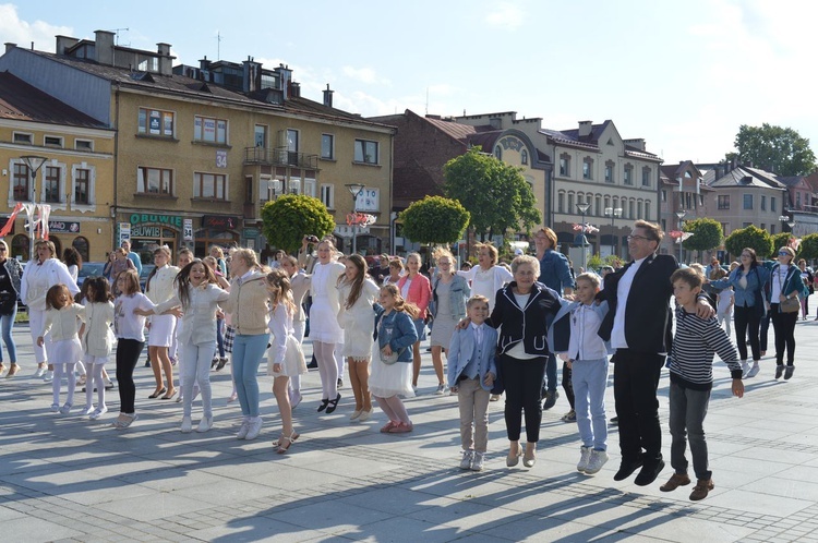 Taneczne pozdrowienie do nieba