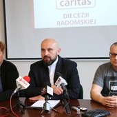 O akcji opowiadali Dagmara Kornacka, ks. Damian Drabikowski i Karol Majewski