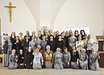 Sieć Bakhita tworzą siostry z 19 zgromadzeń, pracujące w wielu różnych miejscowościach.