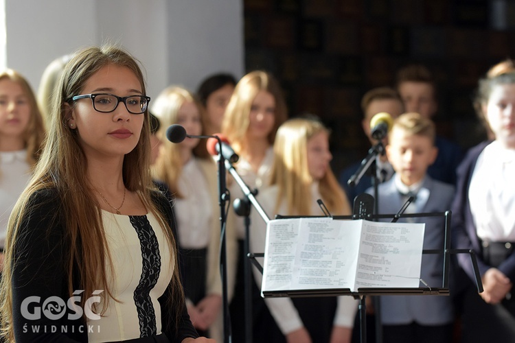 XXXV Ogólnopolskie Sympozjum Klubu Szkół im. Westerplatte w Dzierżoniowie