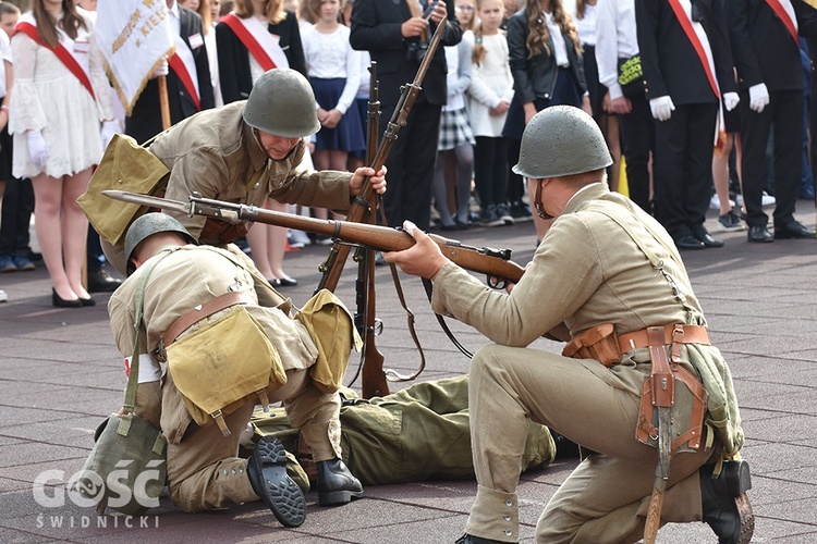 XXXV Ogólnopolskie Sympozjum Klubu Szkół im. Westerplatte w Dzierżoniowie