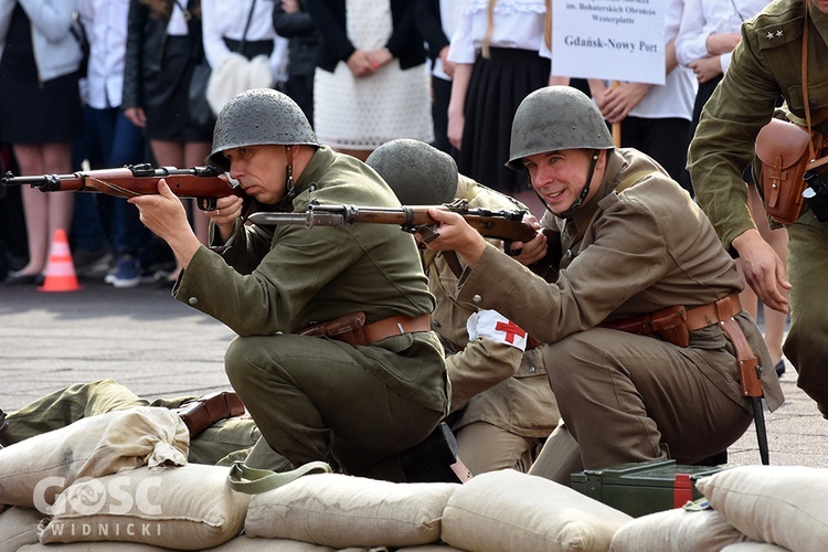 XXXV Ogólnopolskie Sympozjum Klubu Szkół im. Westerplatte w Dzierżoniowie