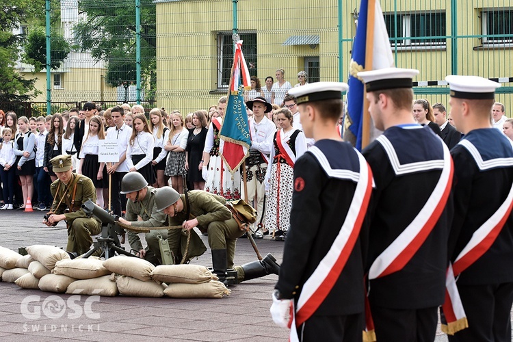 XXXV Ogólnopolskie Sympozjum Klubu Szkół im. Westerplatte w Dzierżoniowie