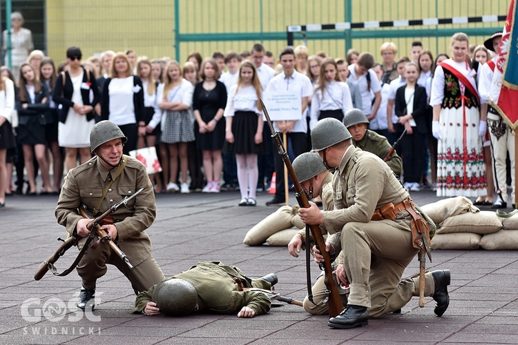 XXXV Ogólnopolskie Sympozjum Klubu Szkół im. Westerplatte w Dzierżoniowie