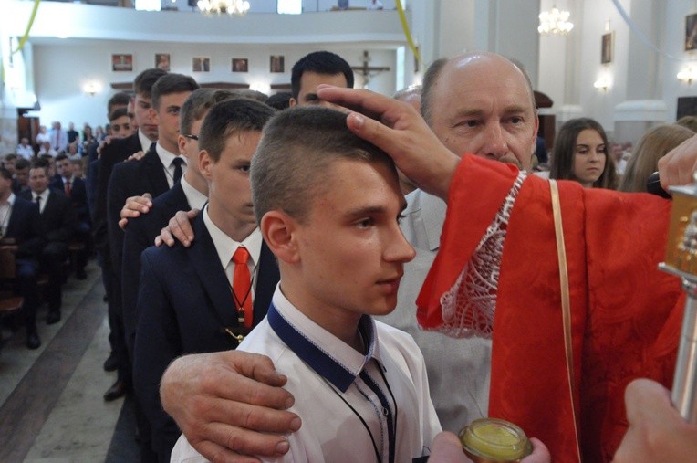Bierzmowanie w Dąbrowie Tarnowskiej