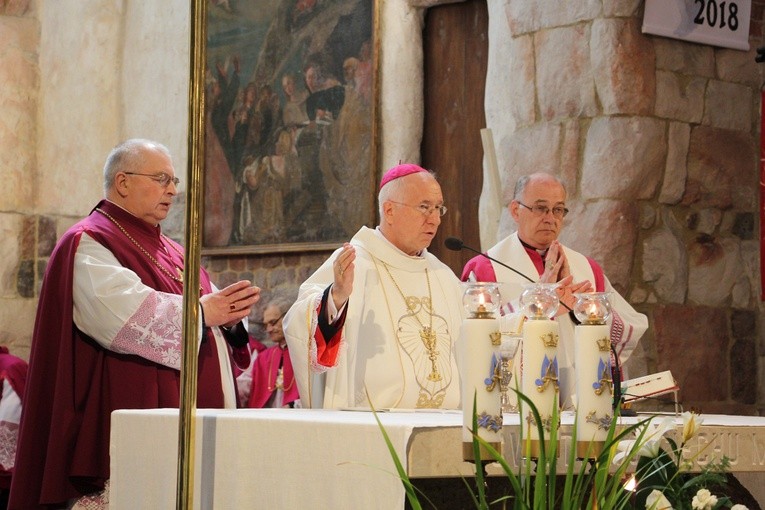 Wprowadzenie kanoników do Archikolegiackiej Kapituły Łęczyckiej