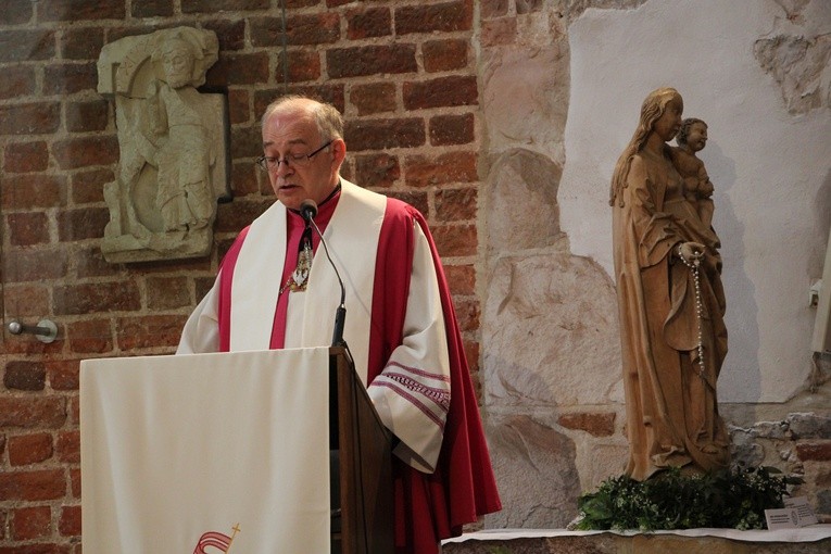 Wprowadzenie kanoników do Archikolegiackiej Kapituły Łęczyckiej