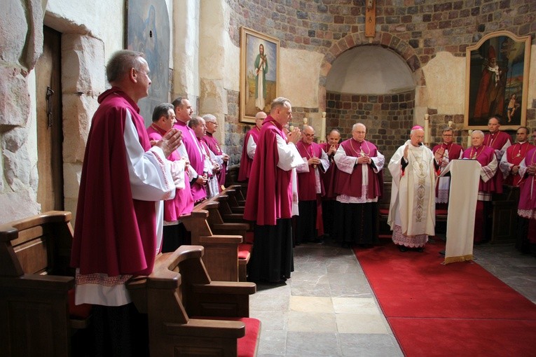 Wprowadzenie kanoników do Archikolegiackiej Kapituły Łęczyckiej