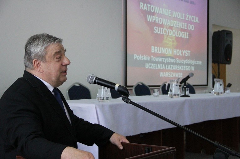 Konferencja o samobójstwach wśród dzieci i młodzieży