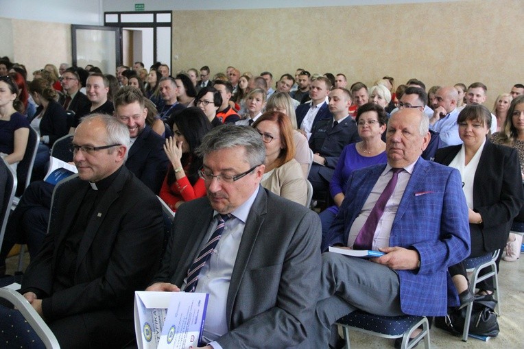 Konferencja o samobójstwach wśród dzieci i młodzieży