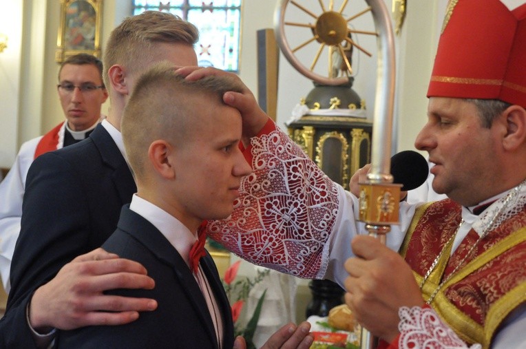 Bierzmowanie w Oleśnie