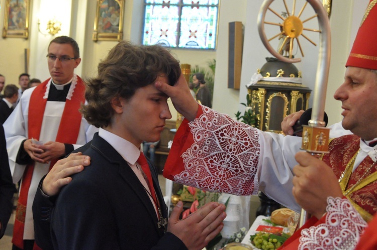 Bierzmowanie w Oleśnie