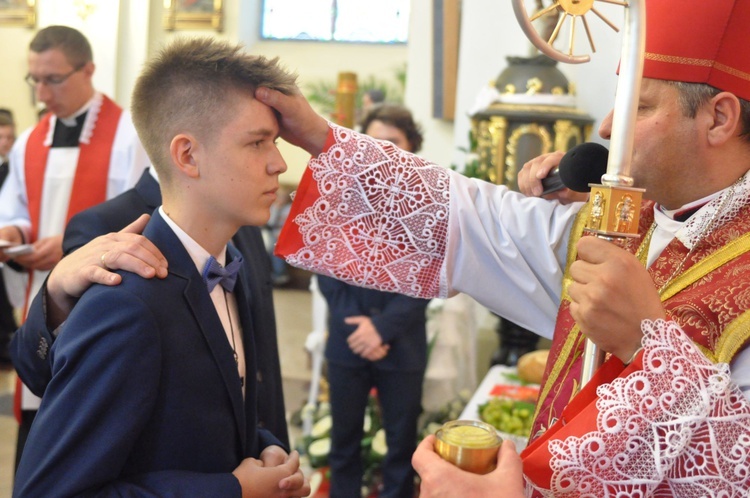 Bierzmowanie w Oleśnie