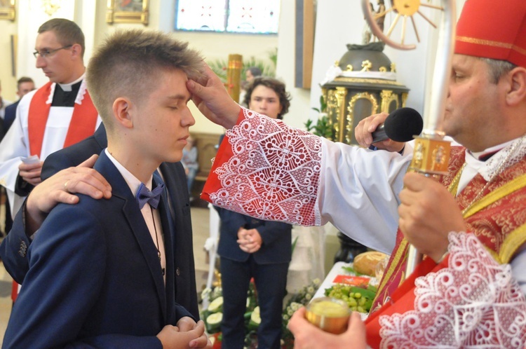 Bierzmowanie w Oleśnie