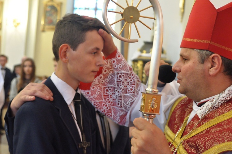 Bierzmowanie w Oleśnie