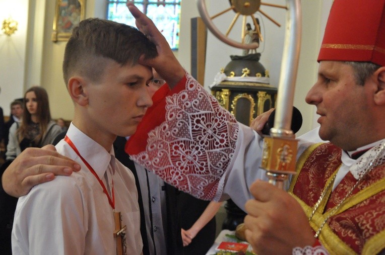 Bierzmowanie w Oleśnie