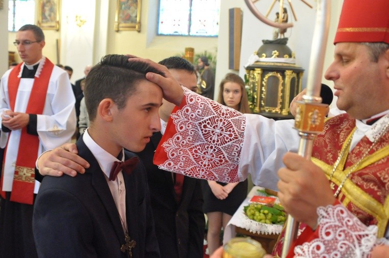 Bierzmowanie w Oleśnie