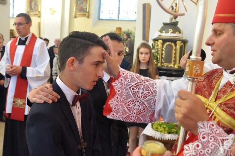 Bierzmowanie w Oleśnie